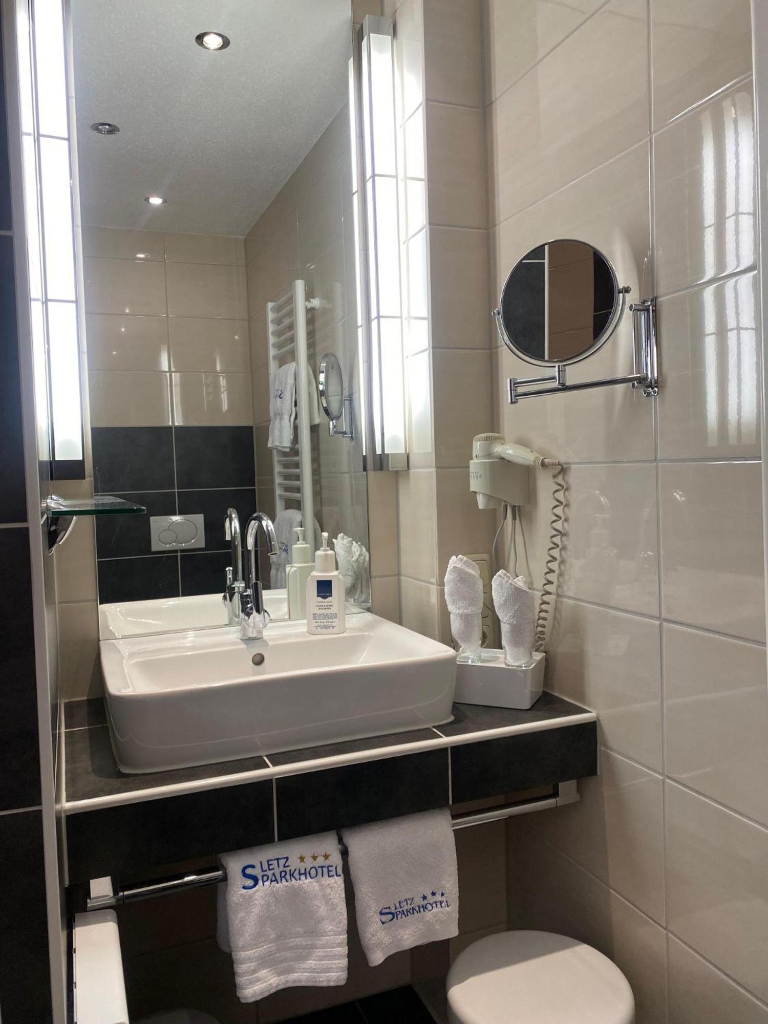Sletz Parkhotel Гисен Экстерьер фото